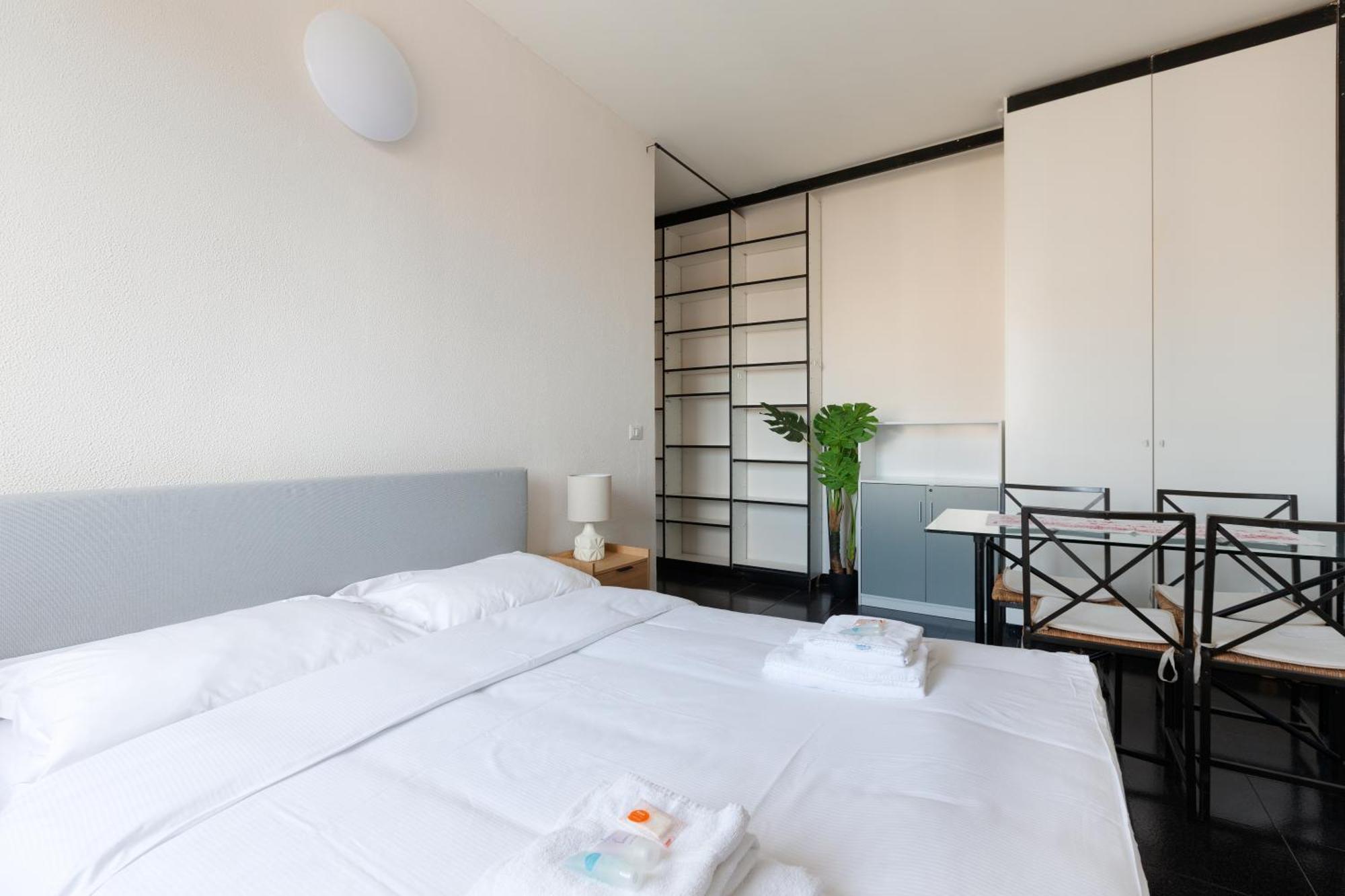 Corvetto M3 - Comfy Apt. With Balcony! Milano Esterno foto